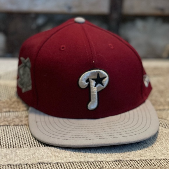 Throwback Phillies Hat - Picture 1 of 2